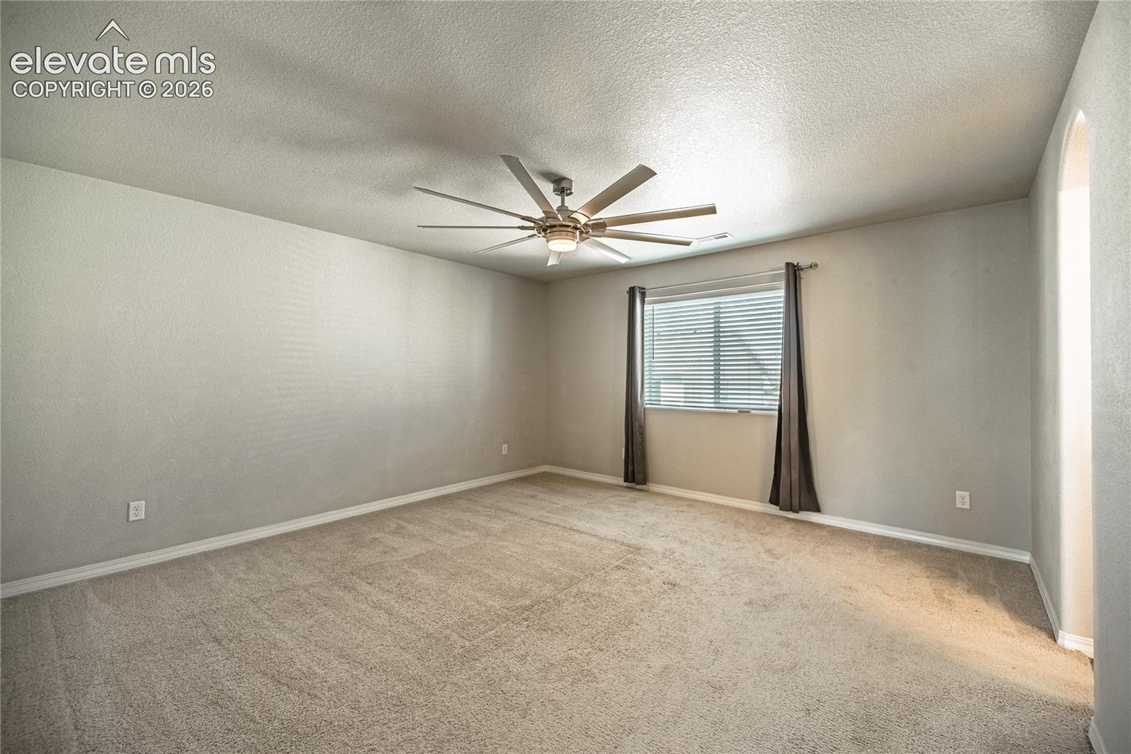 Listing photo 18 for 7714 Cruzer Heights