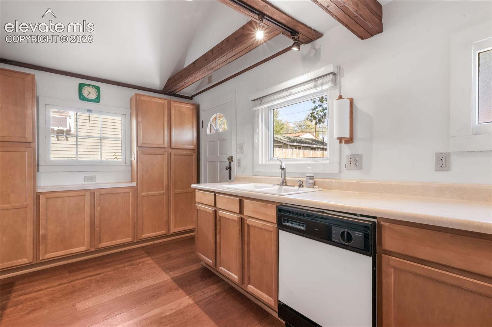 Listing photo 14 for 3326 W Kiowa Street