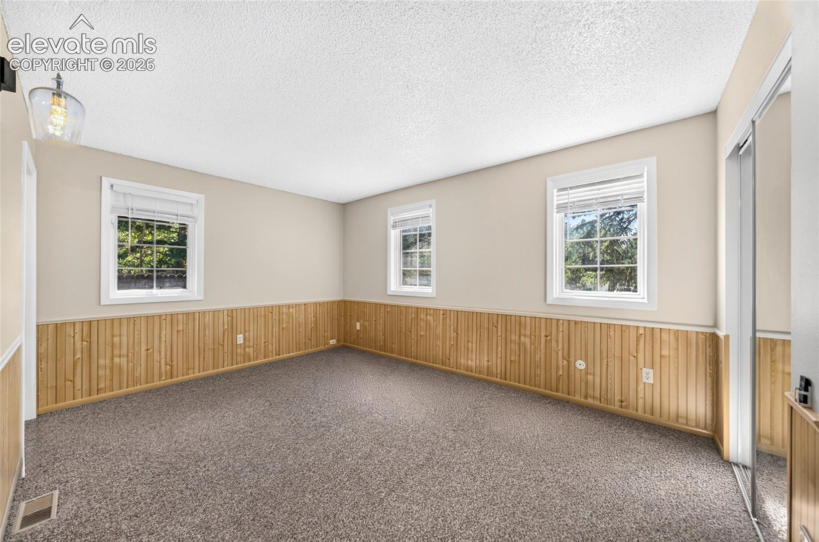 Listing photo 16 for 682 Sunnywood Loop
