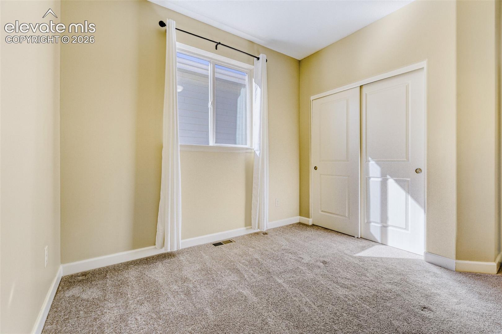 Listing photo 28 for 3973 John Court