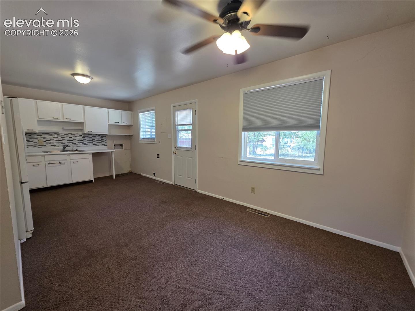 Listing photo 6 for 605 Del Norte Street