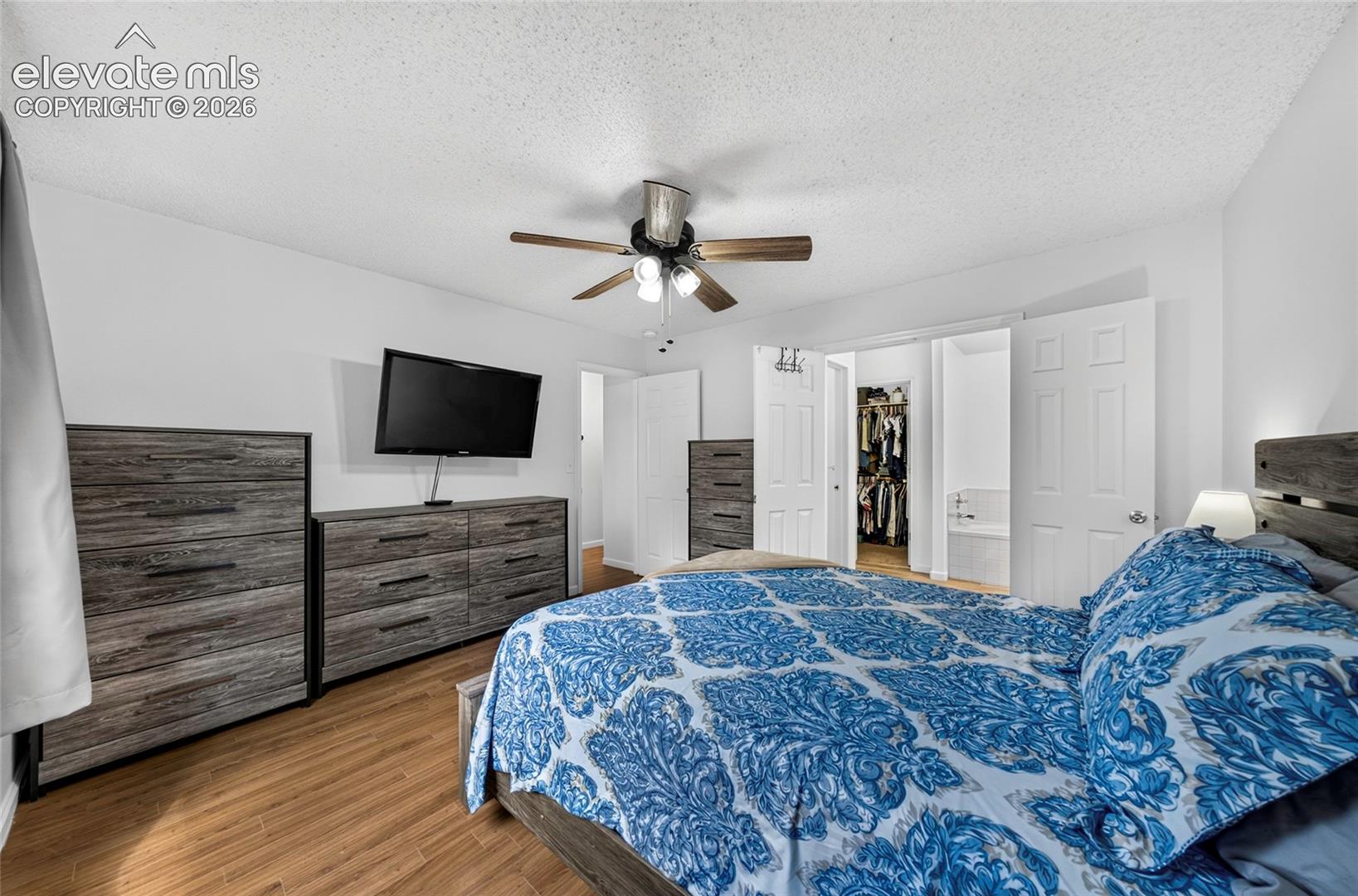 Listing photo 13 for 924 White Stone Way