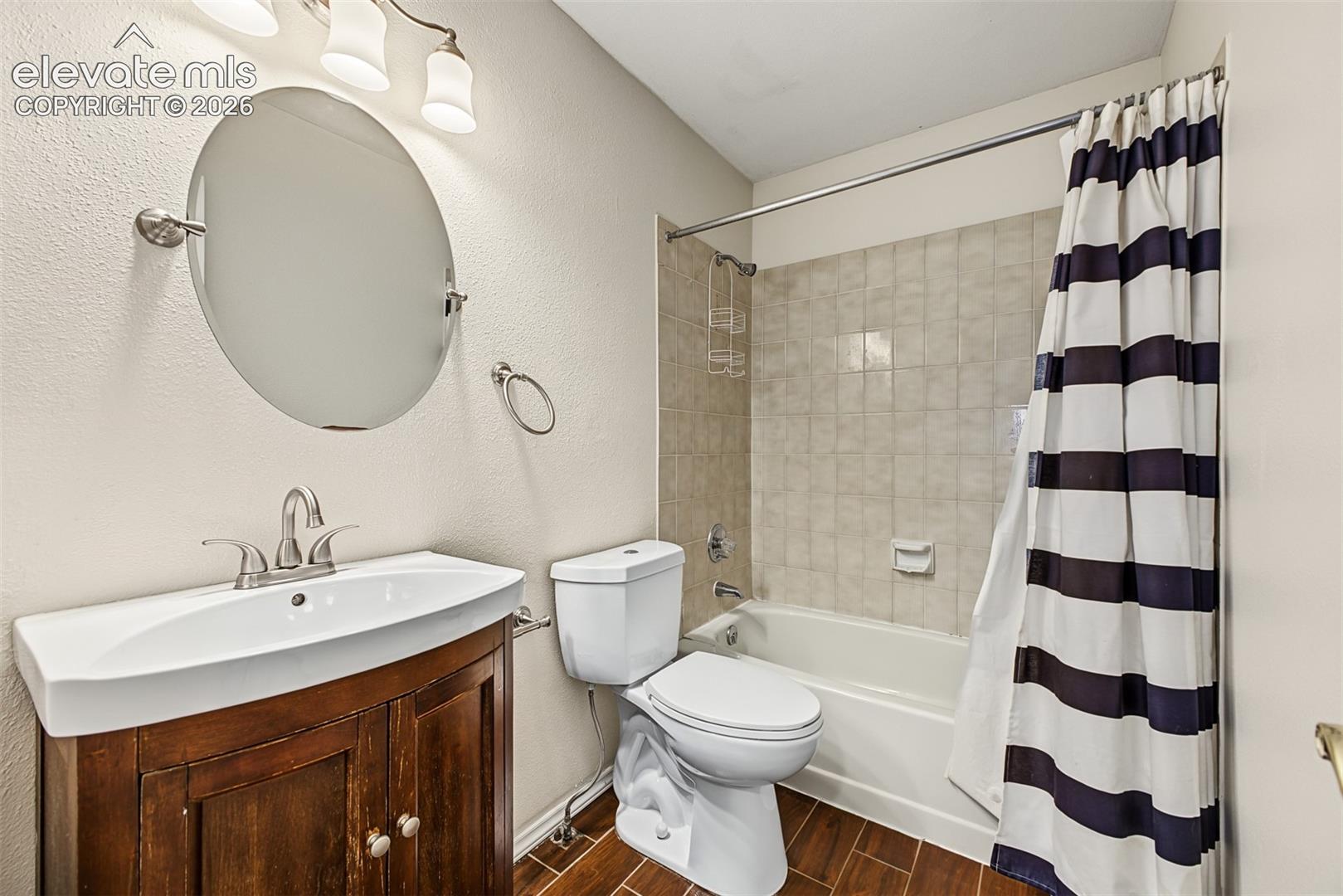 Listing photo 18 for 8430 Sassafras Drive