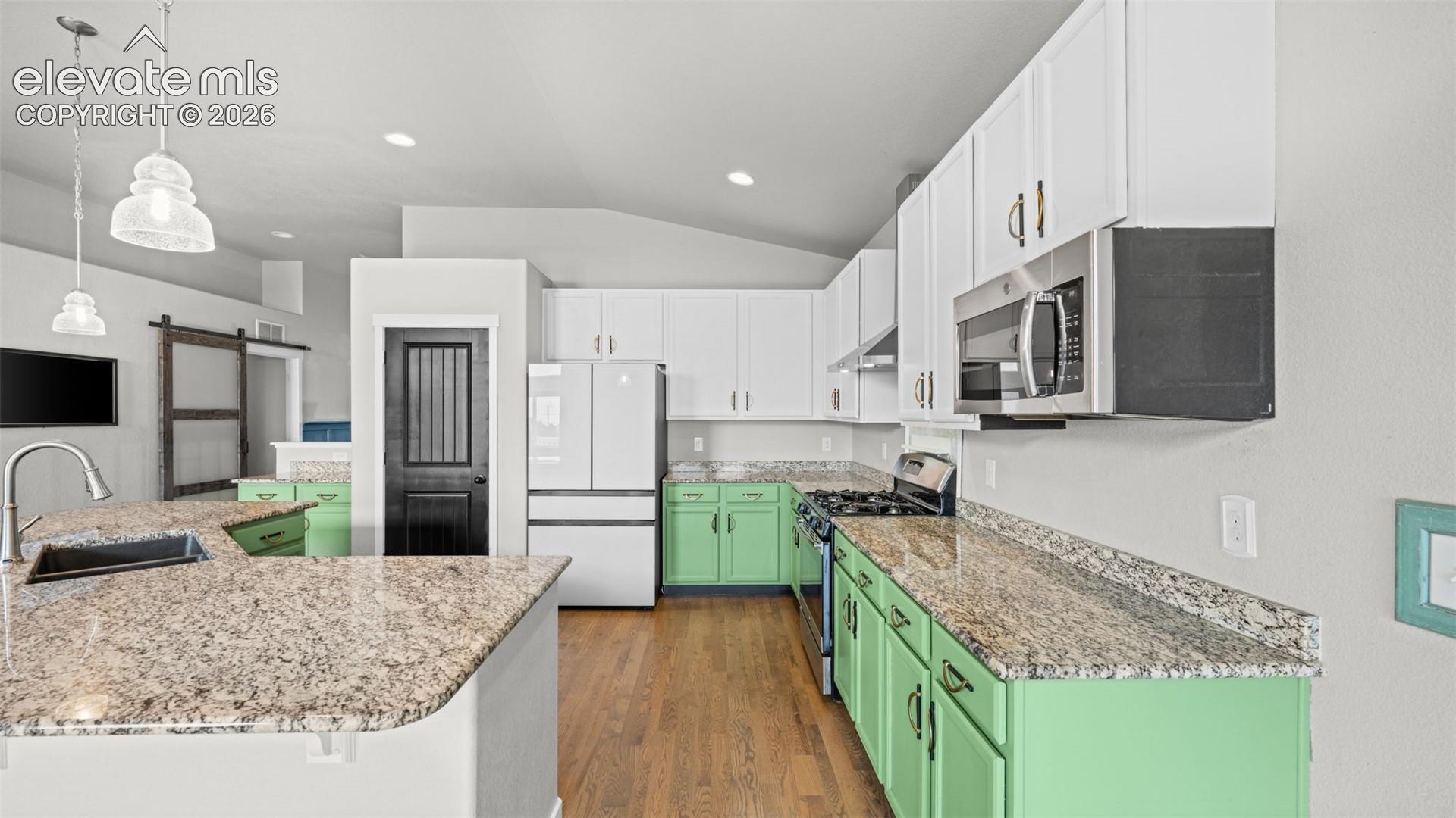 Listing photo 17 for 9773 Witherbee Drive