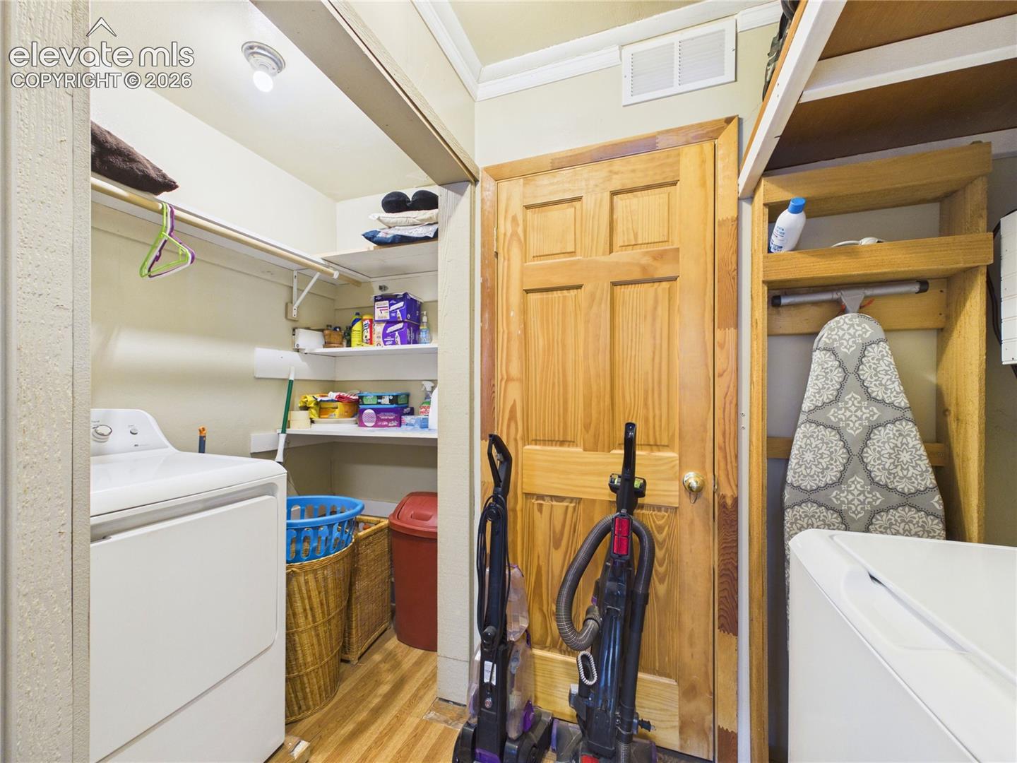 Listing photo 32 for 2910 8th Avenue