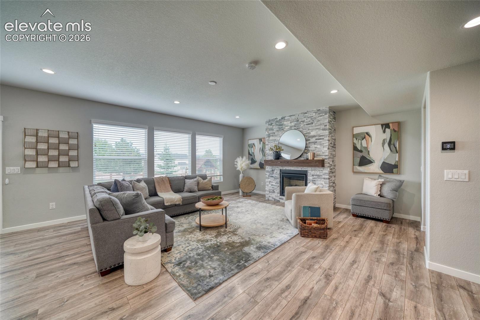 Listing photo 12 for 15691 Lake Mist Drive