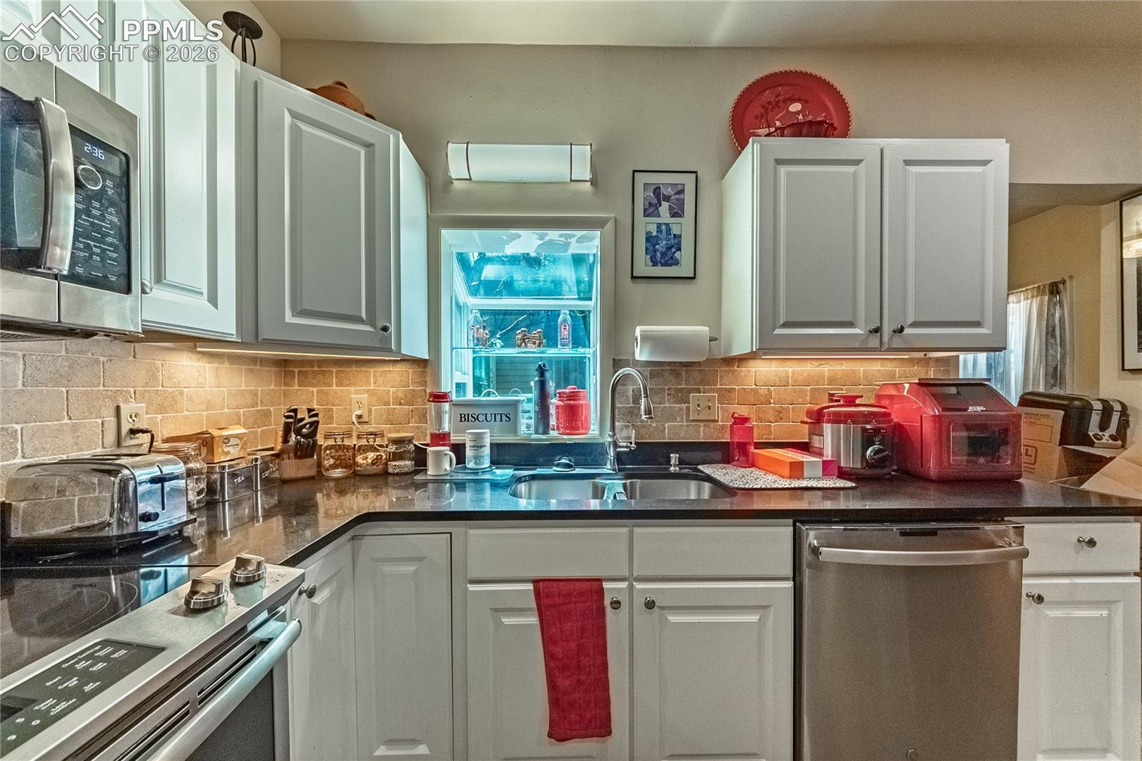 422 Dale Street, photo 16