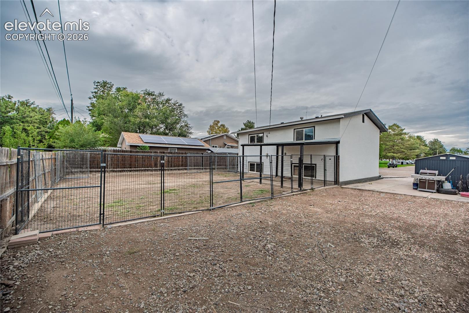 Listing photo 6 for 3816 Devonshire Lane