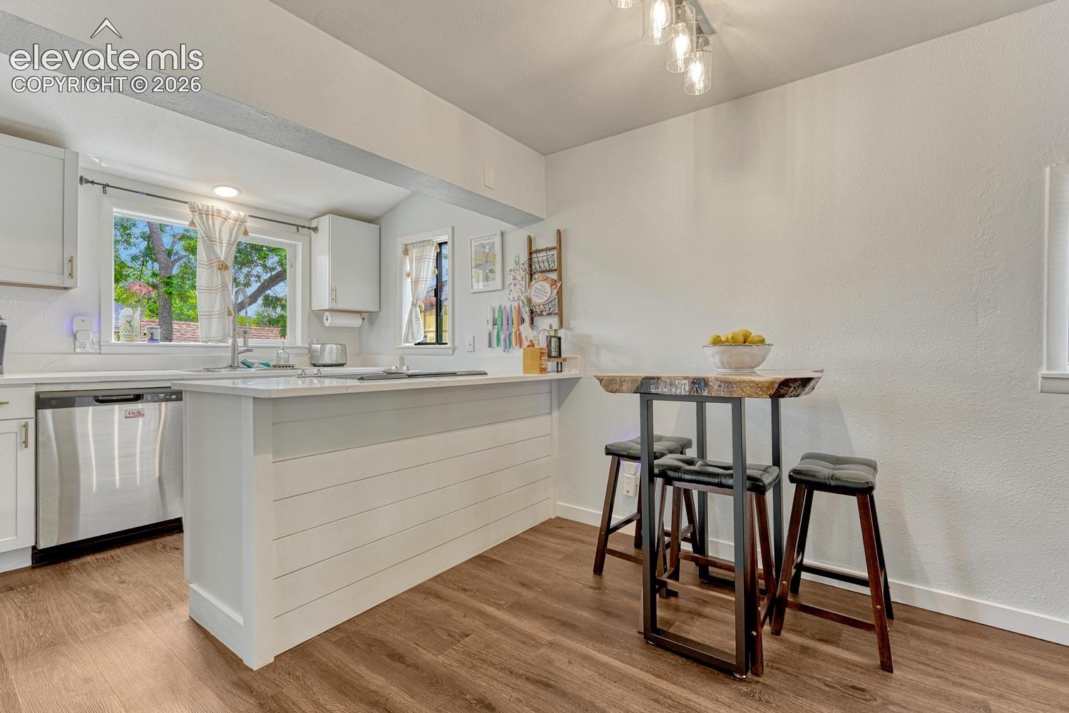 705 Corona Street, photo 12
