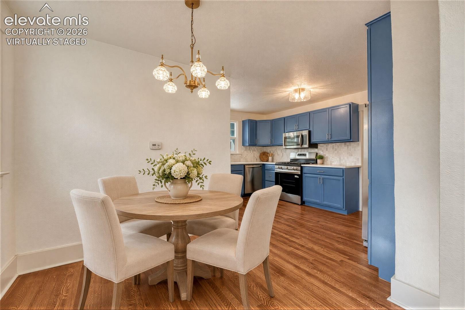 Listing photo 14 for 209 E Washington Street