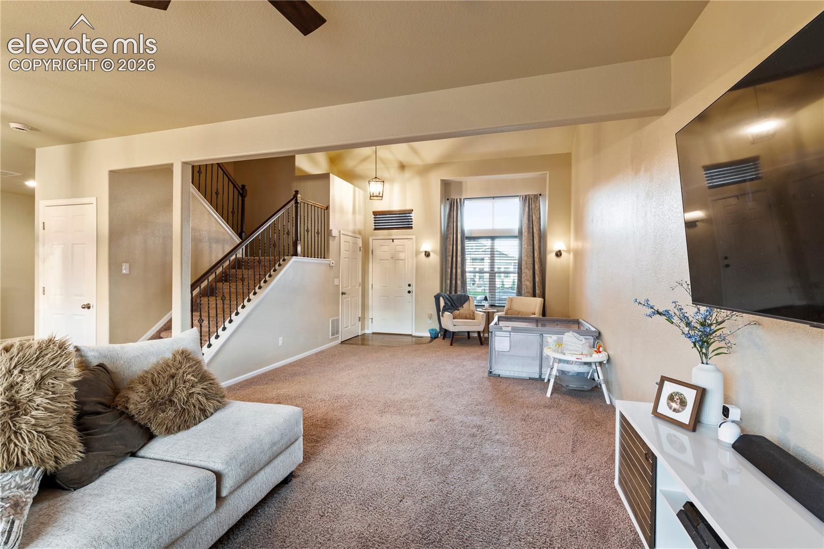 Listing photo 5 for 7886 Wagonwood Place