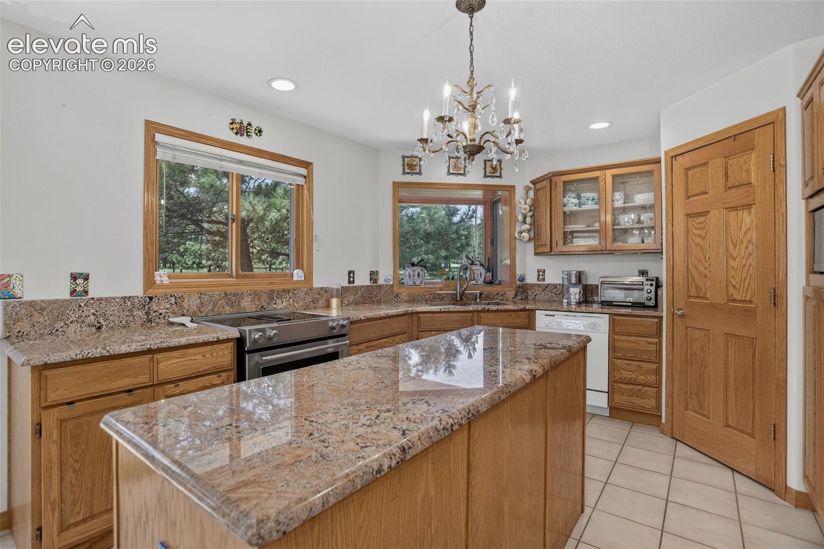 Listing photo 7 for 11570 Milford Road