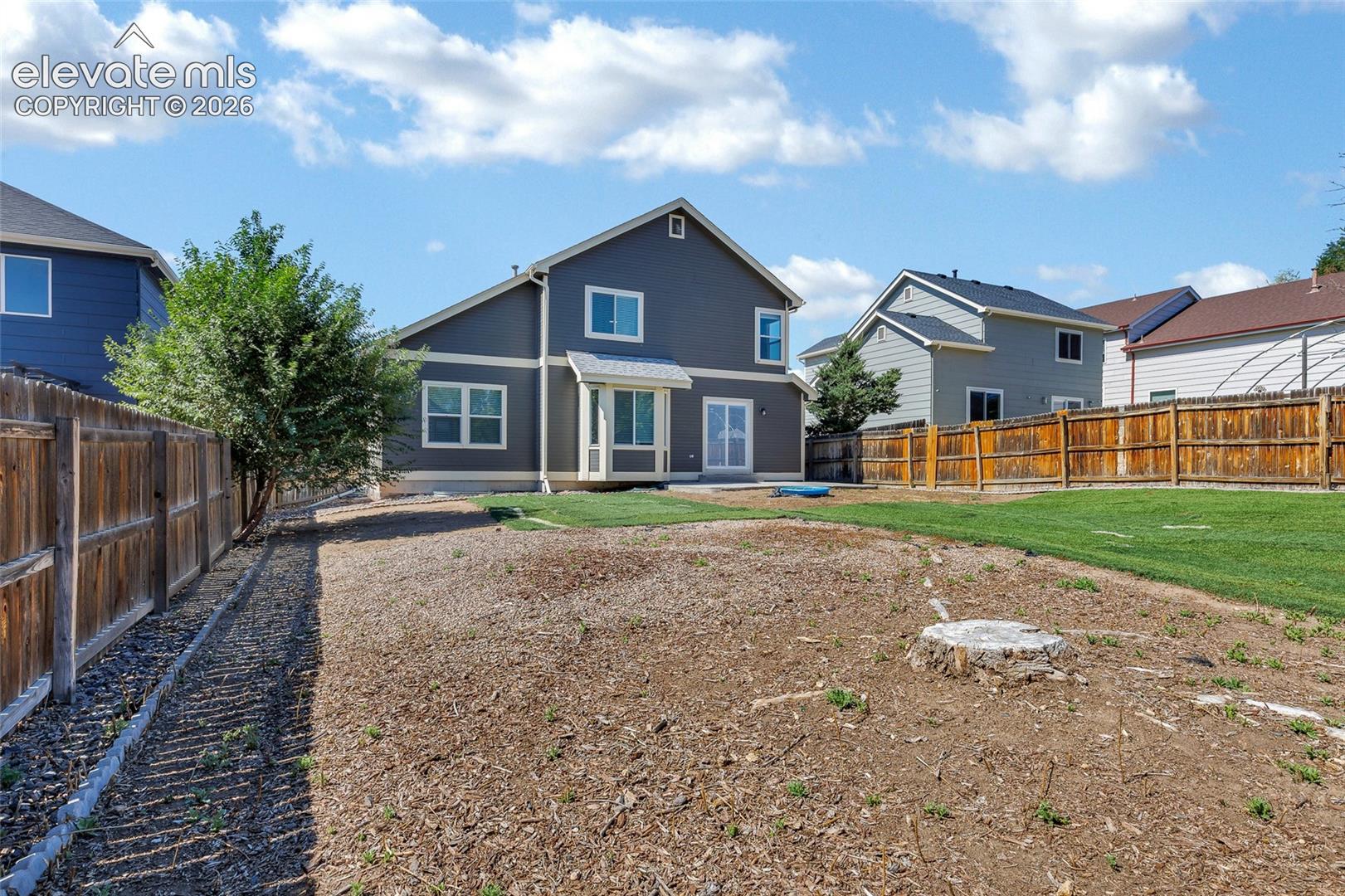 Listing photo 32 for 848 Regent Court