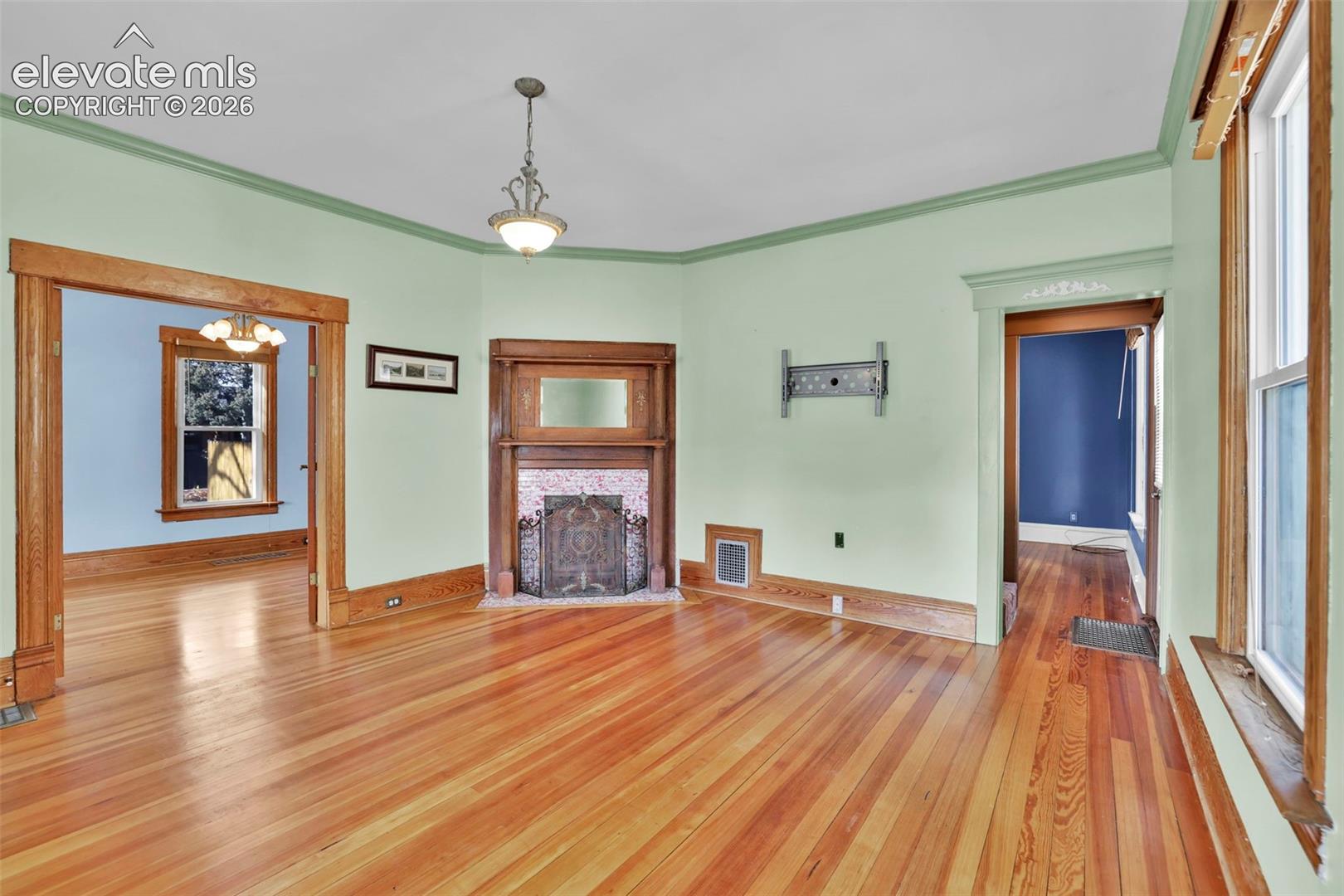 Listing photo 10 for 1302 E Platte Avenue