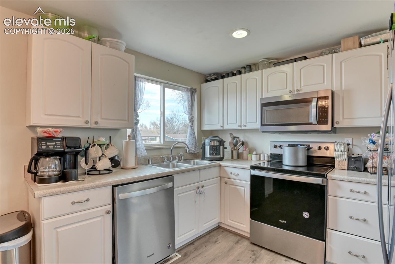 Listing photo 10 for 1530 Leigh Lane