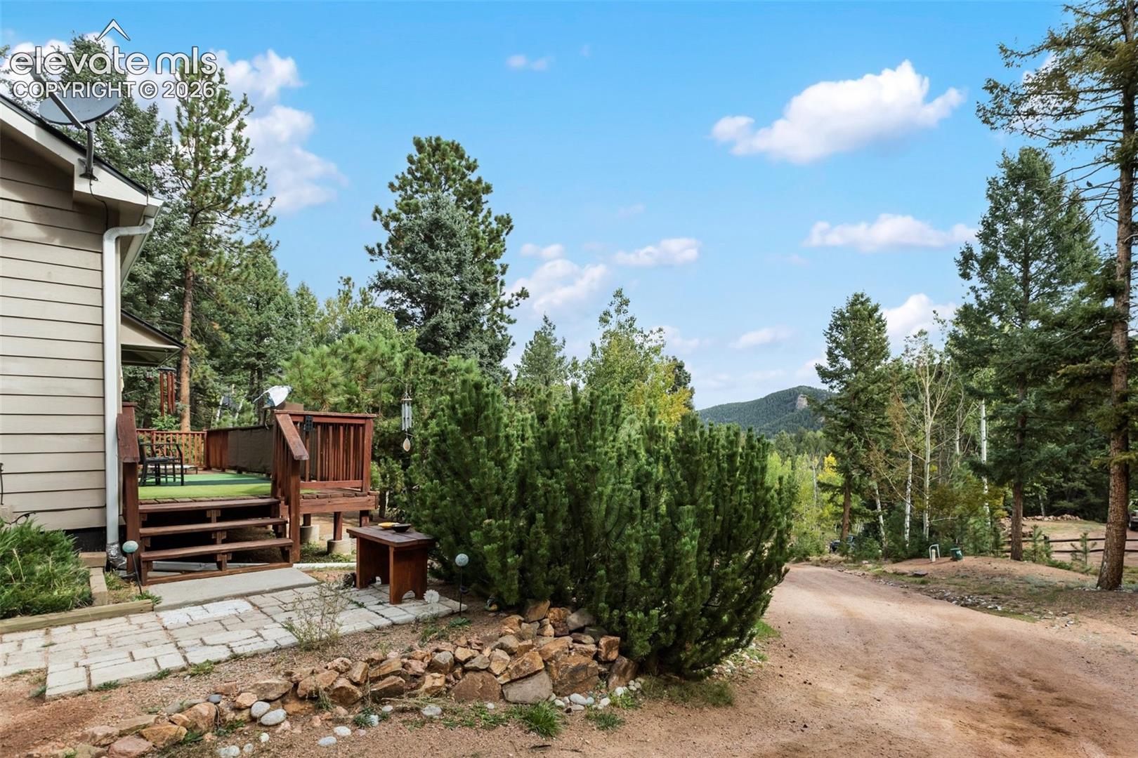 Listing photo 9 for 129 Kestrel Court