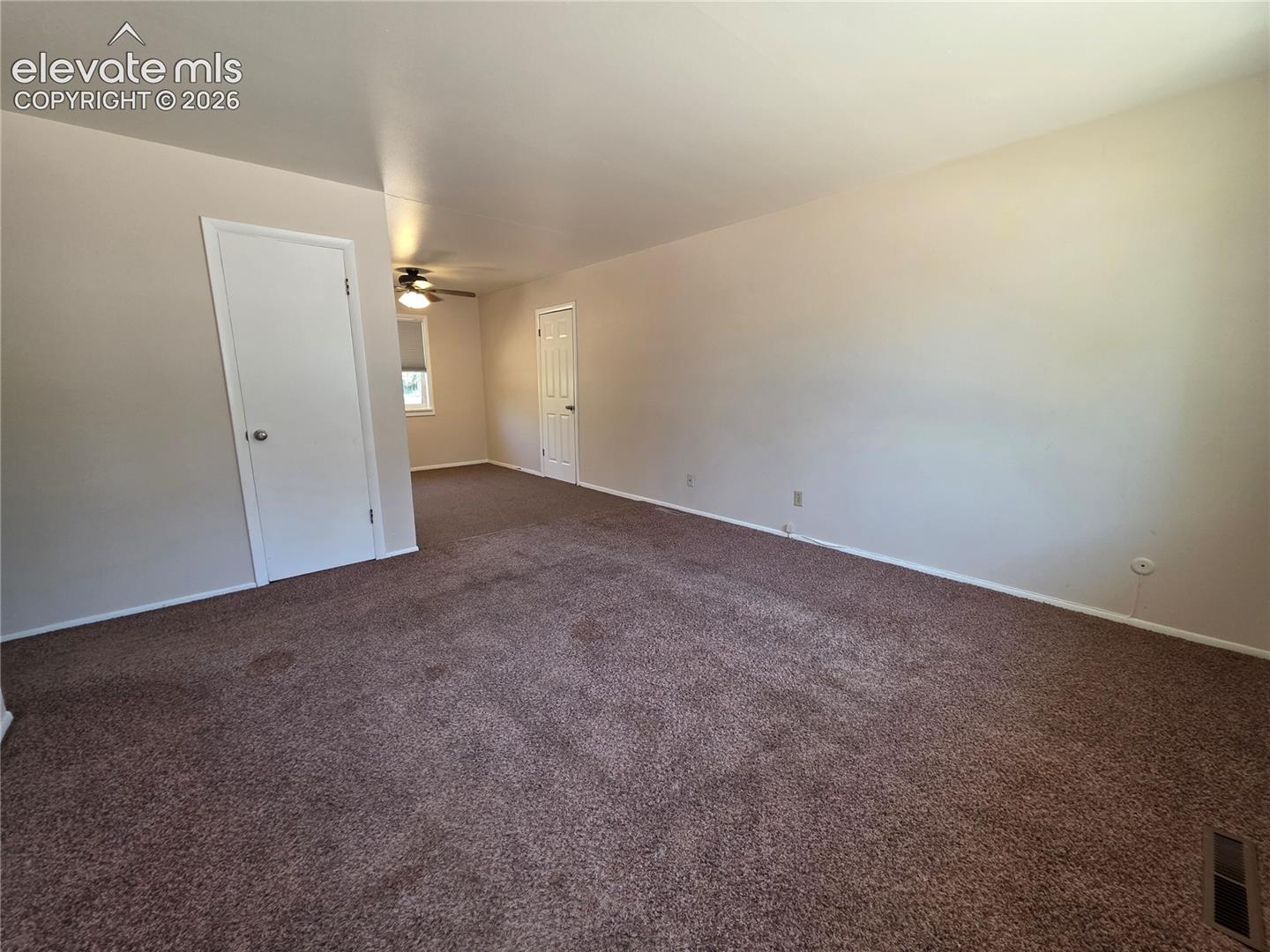 Listing photo 4 for 605 Del Norte Street