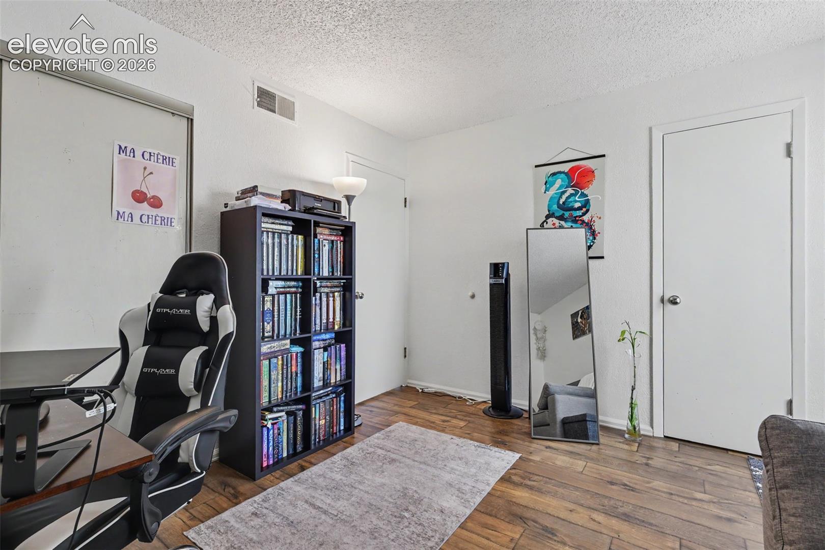 Listing photo 20 for 3110 Van Teylingen Drive E