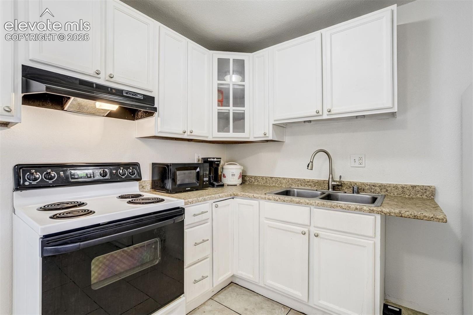 Listing photo 14 for 3415 Bridgewood Lane
