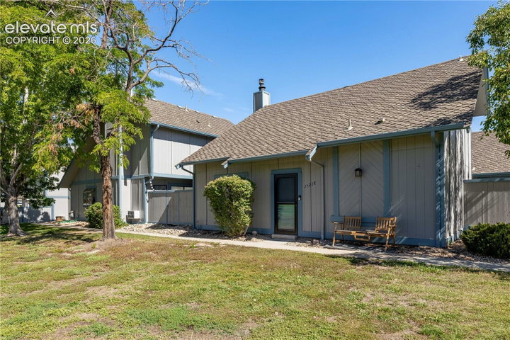 2522 S Worchester Court E — listing photo