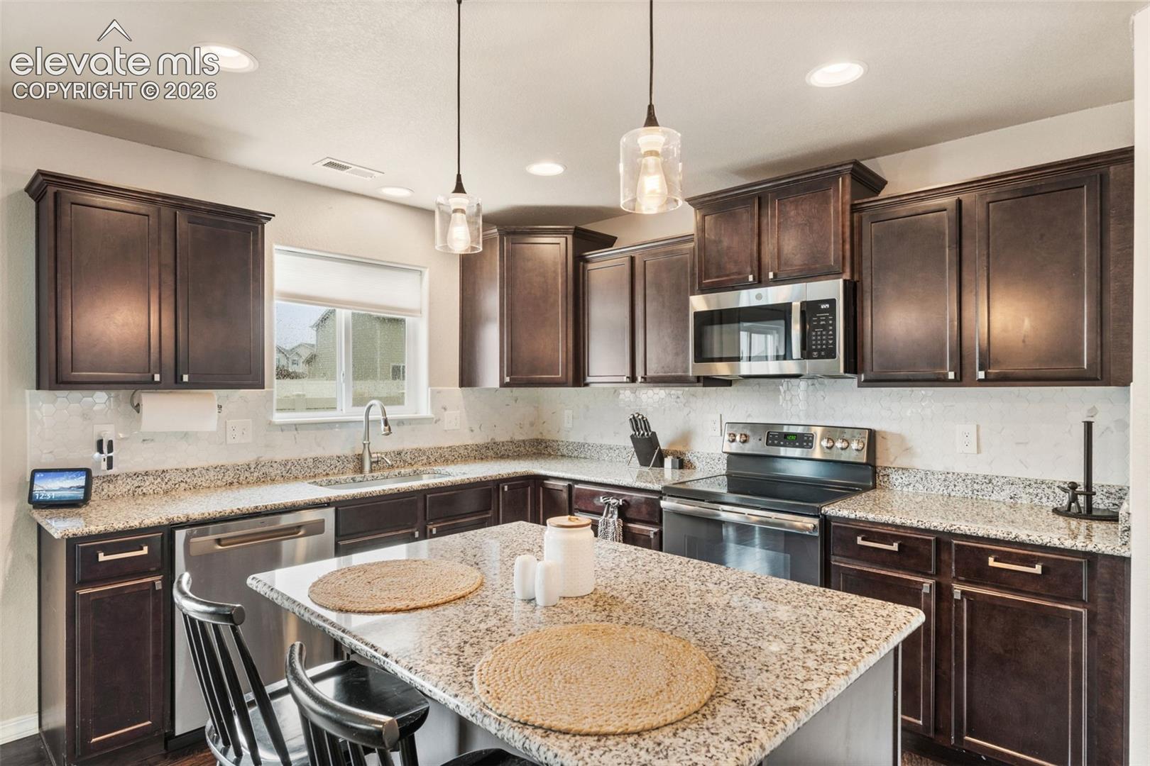 Listing photo 17 for 7478 Benecia Drive