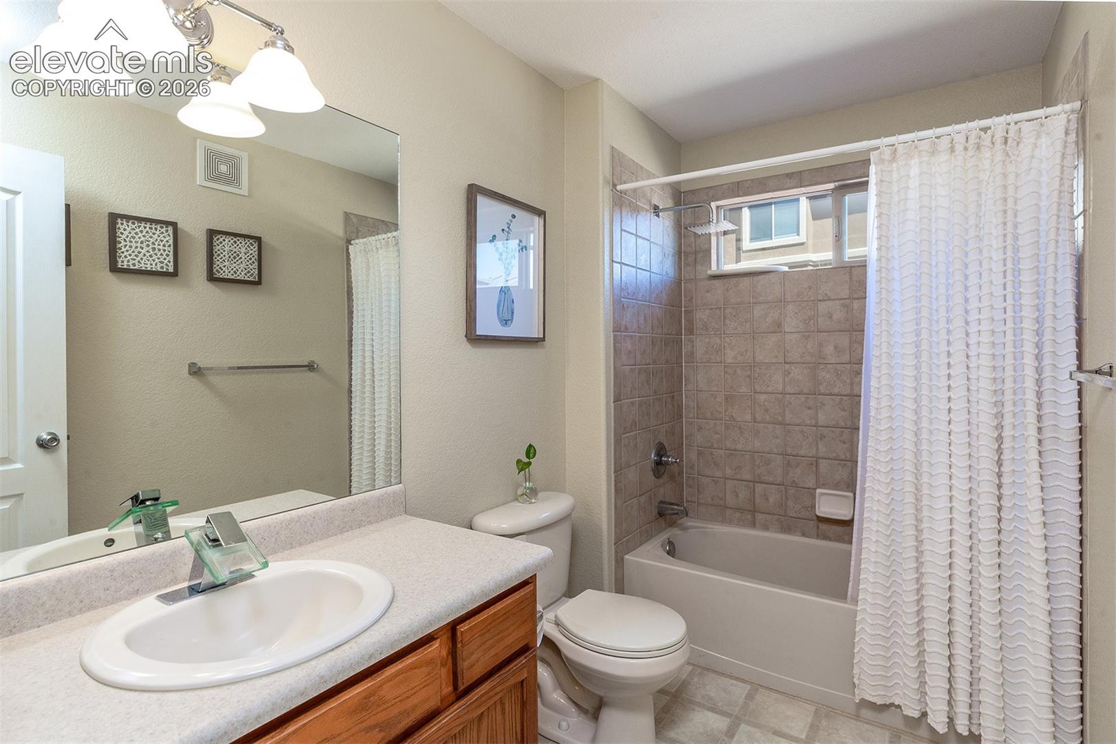 Listing photo 21 for 2085 Montura View 102