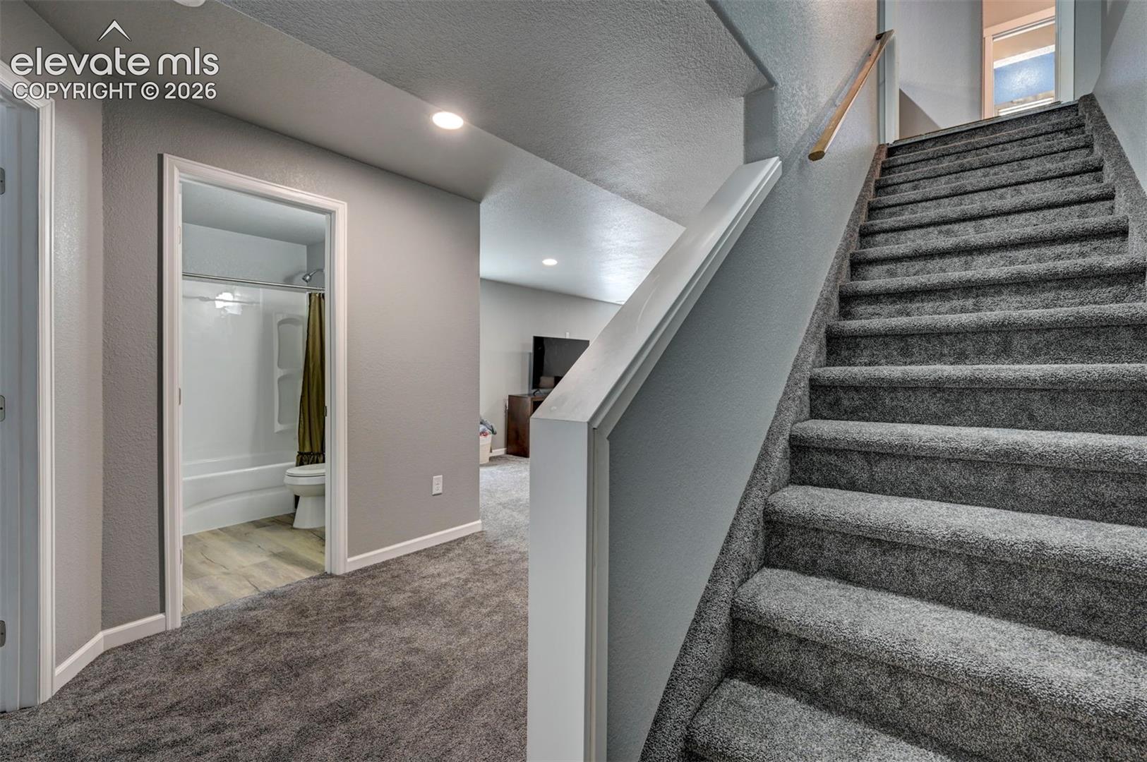 Listing photo 31 for 9428 Torecco Court