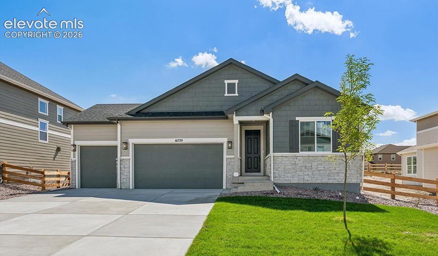 Listing photo 2 for 16729 Starfall Drive