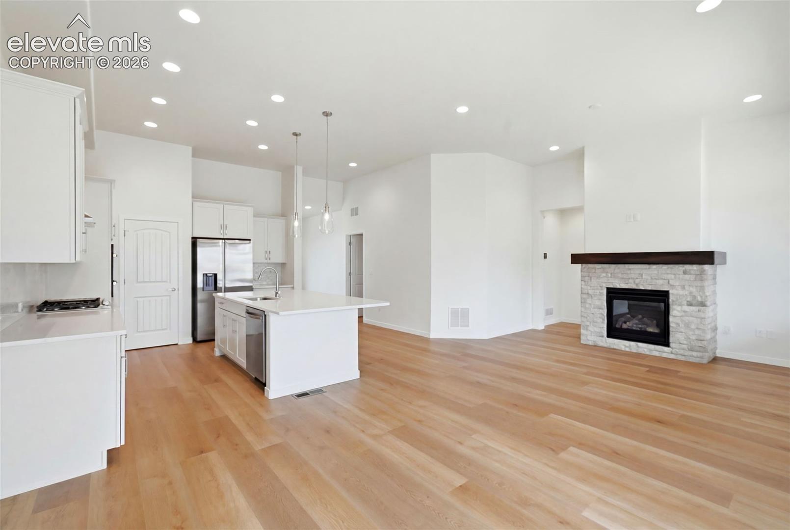 Listing photo 12 for 8663 Noreen Falls Drive