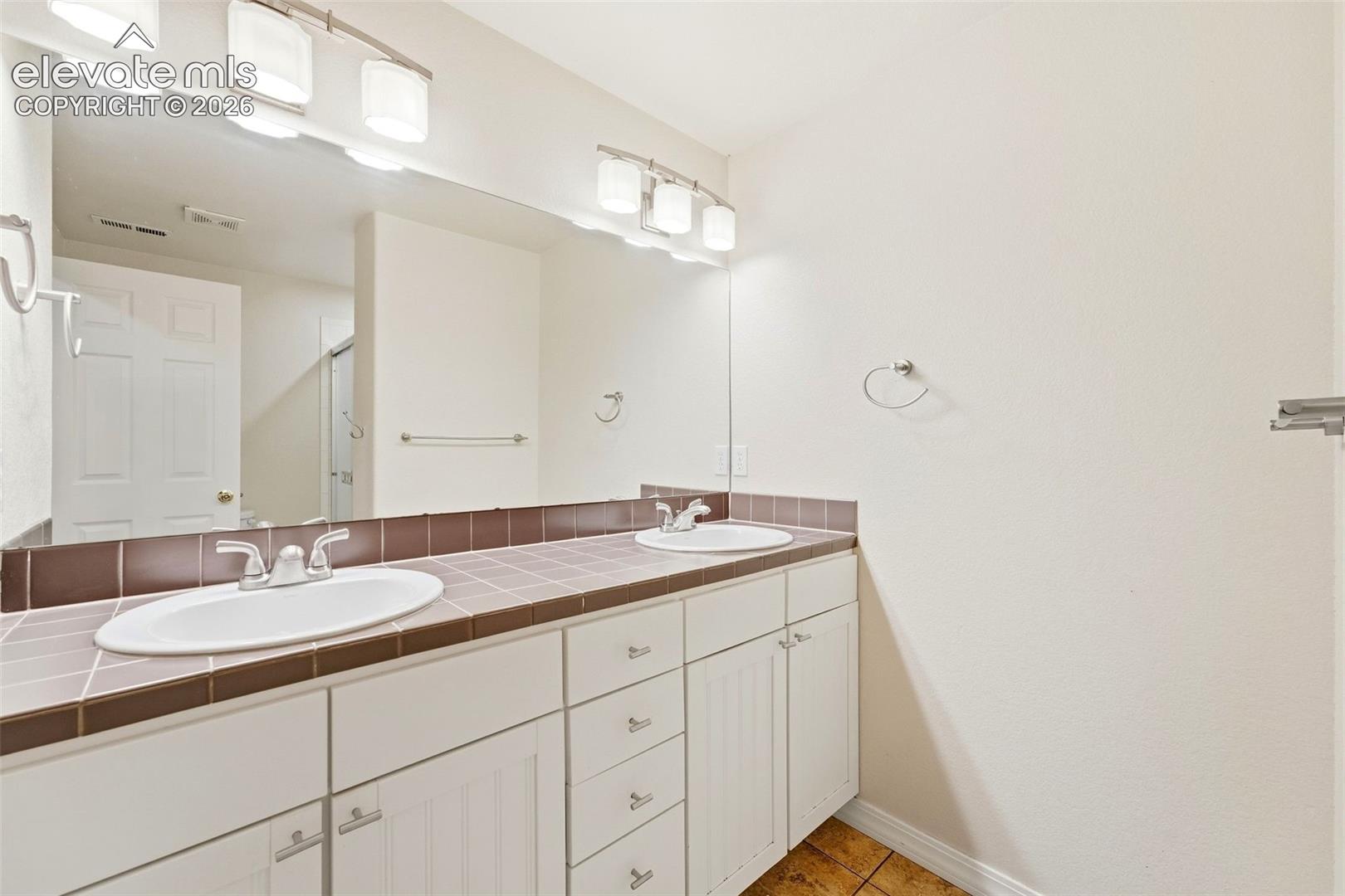 Listing photo 40 for 1167 Hill Mesa Court
