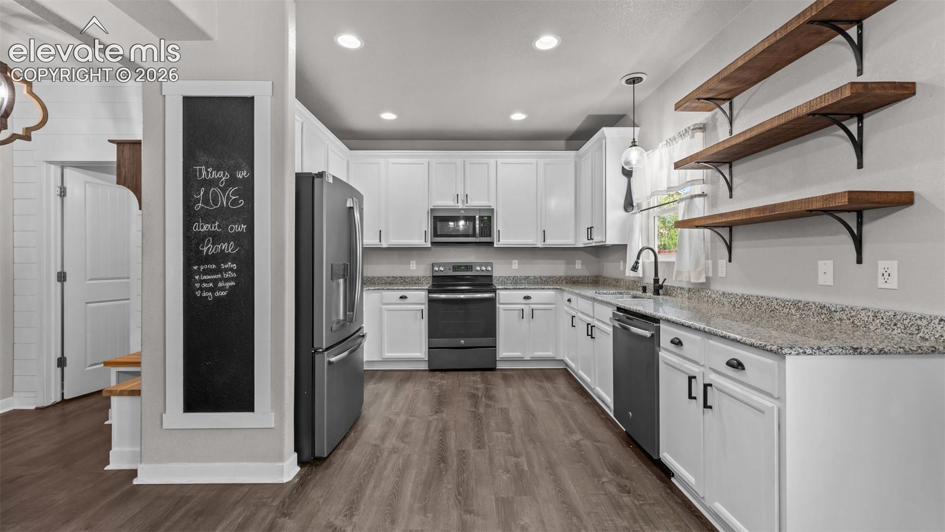 Listing photo 10 for 7815 Dry Willow Way
