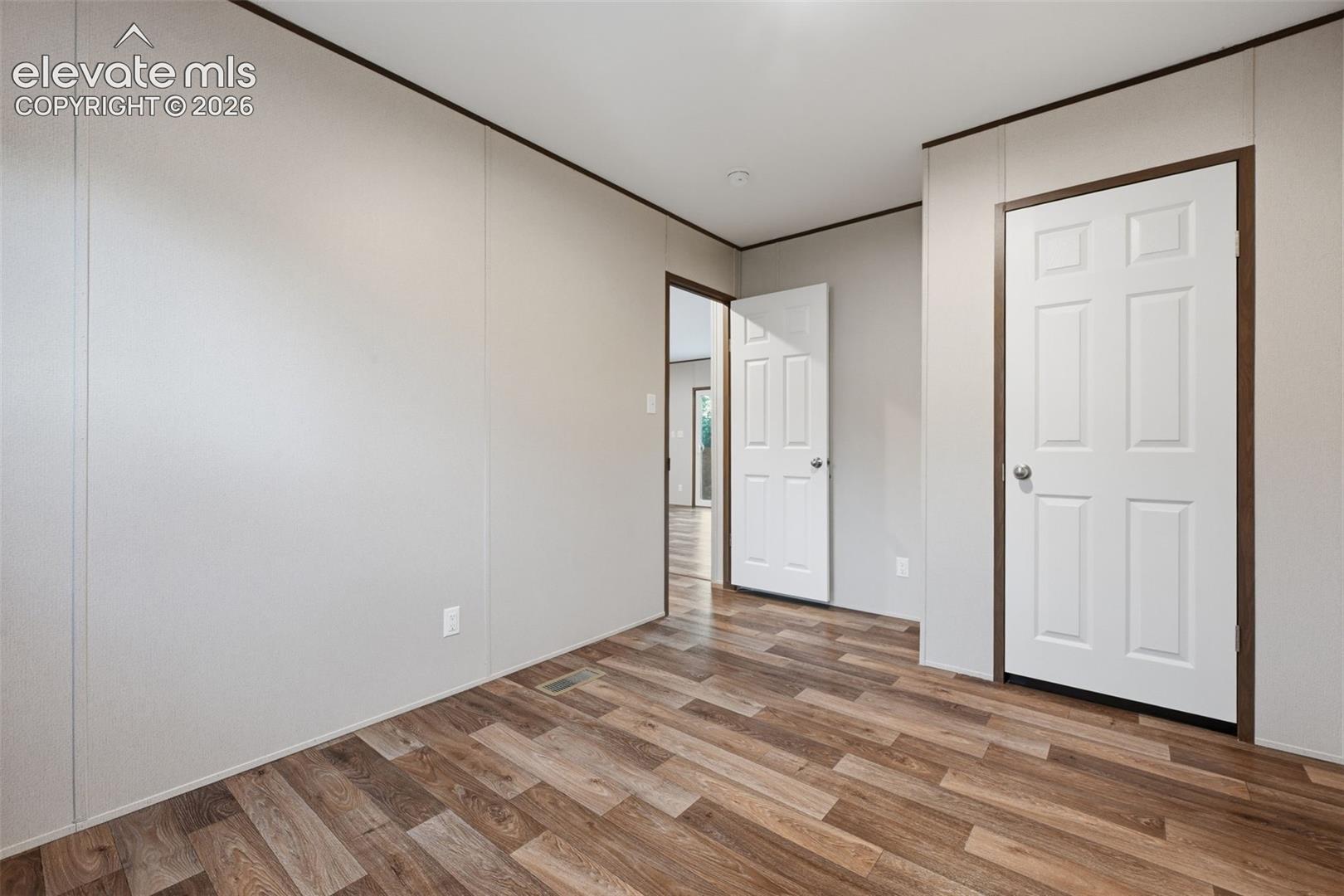 Listing photo 33 for 281 E Stewart Drive