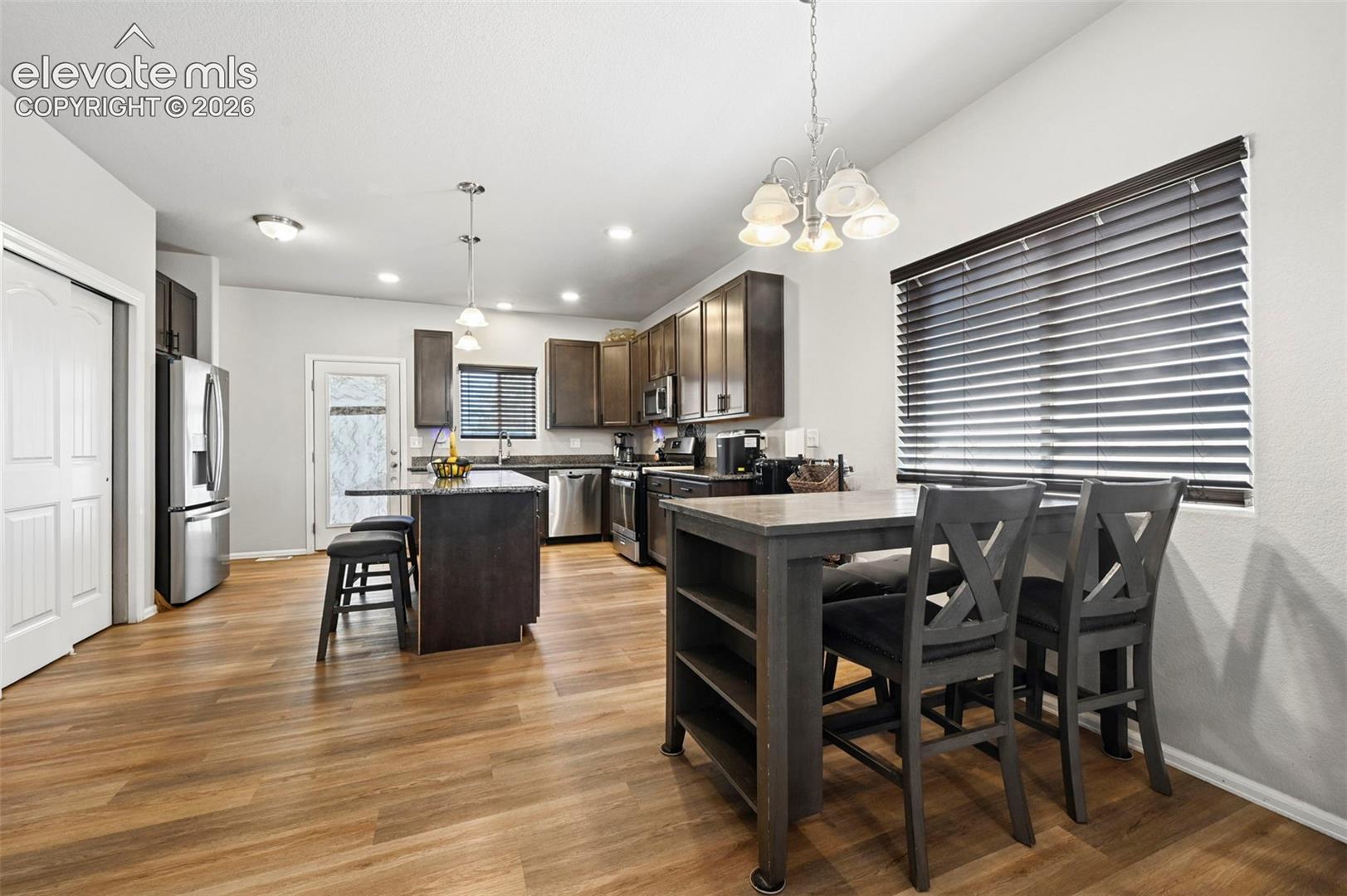 Listing photo 8 for 1114 E Laramie Avenue