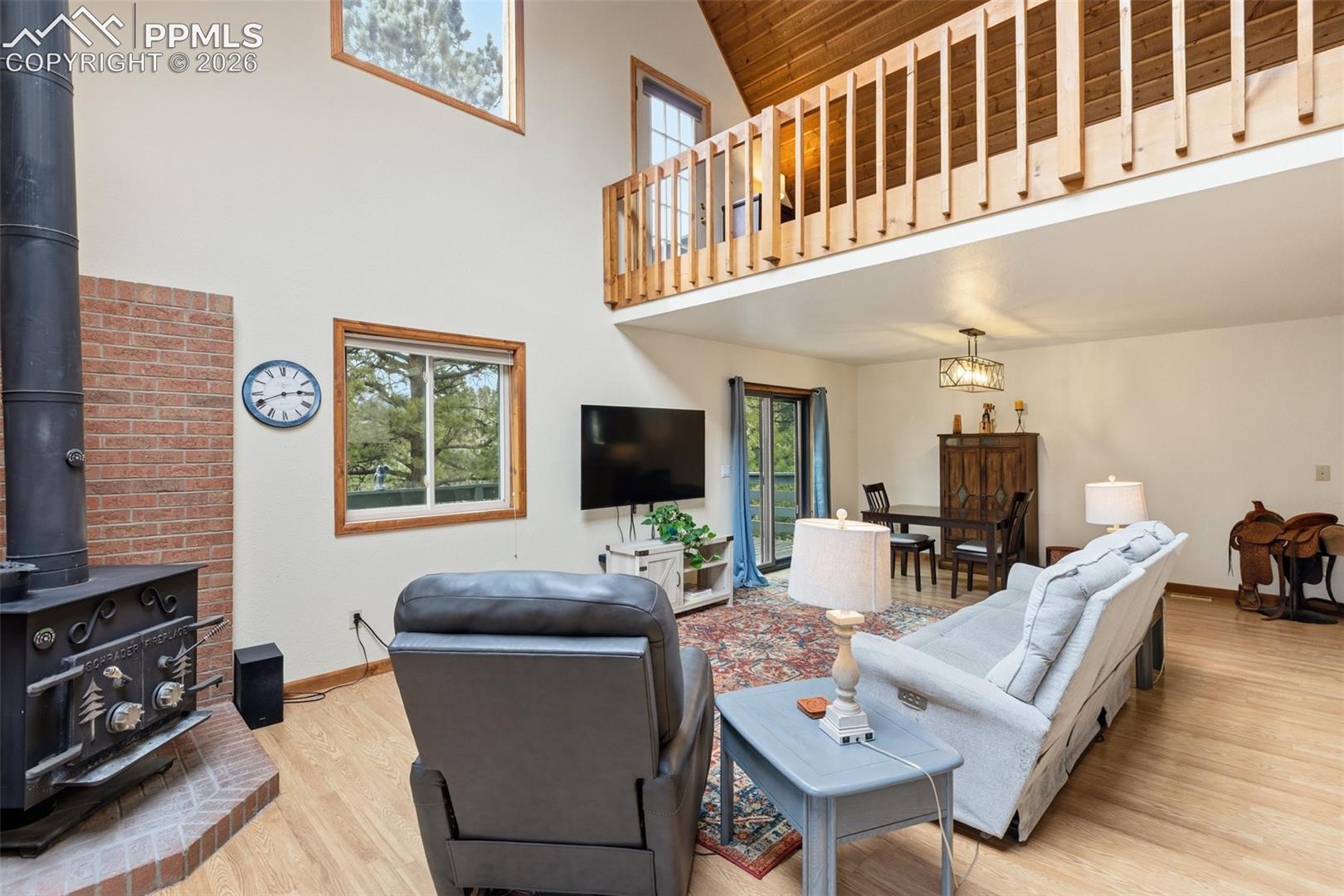 Listing photo 15 for 200 Sun Ridge Court