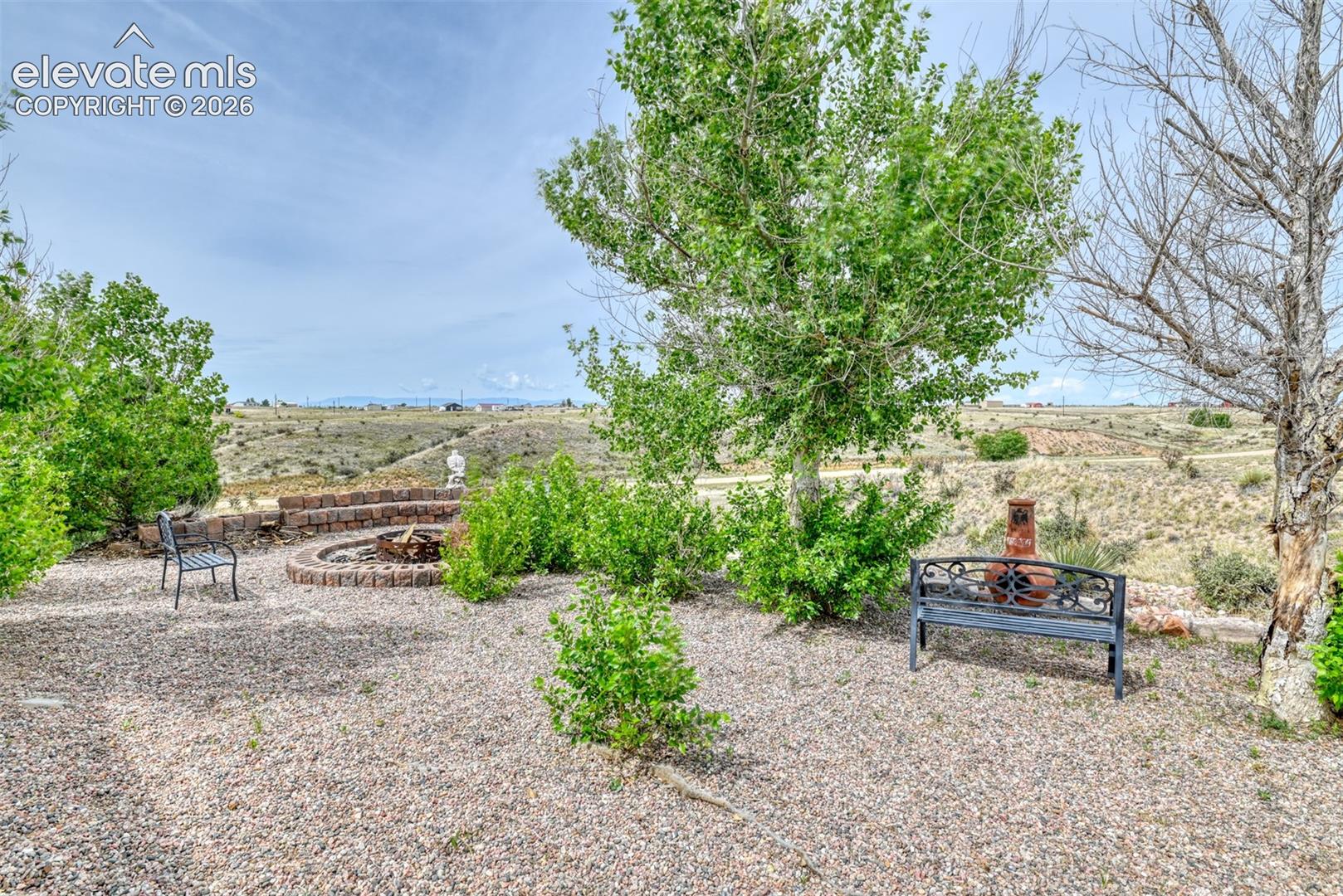 Listing photo 6 for 9672 Avenida Hermosa View