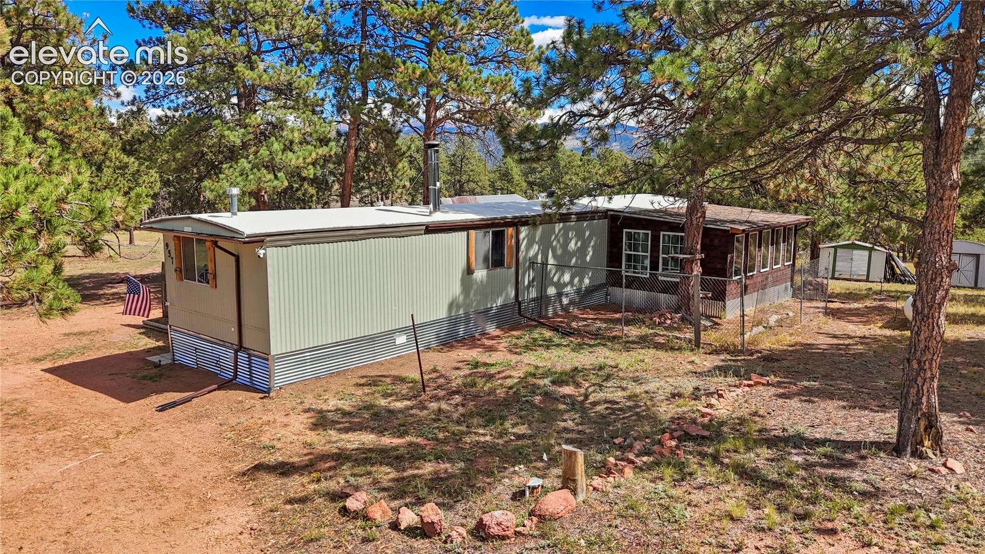 Listing photo 19 for 957 Arapahoe Drive