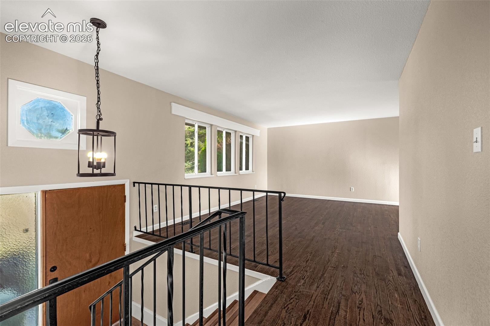 Listing photo 8 for 216 De La Vista Street