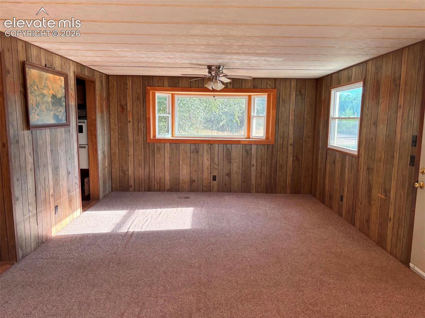 Listing photo 2 for 660 M Street