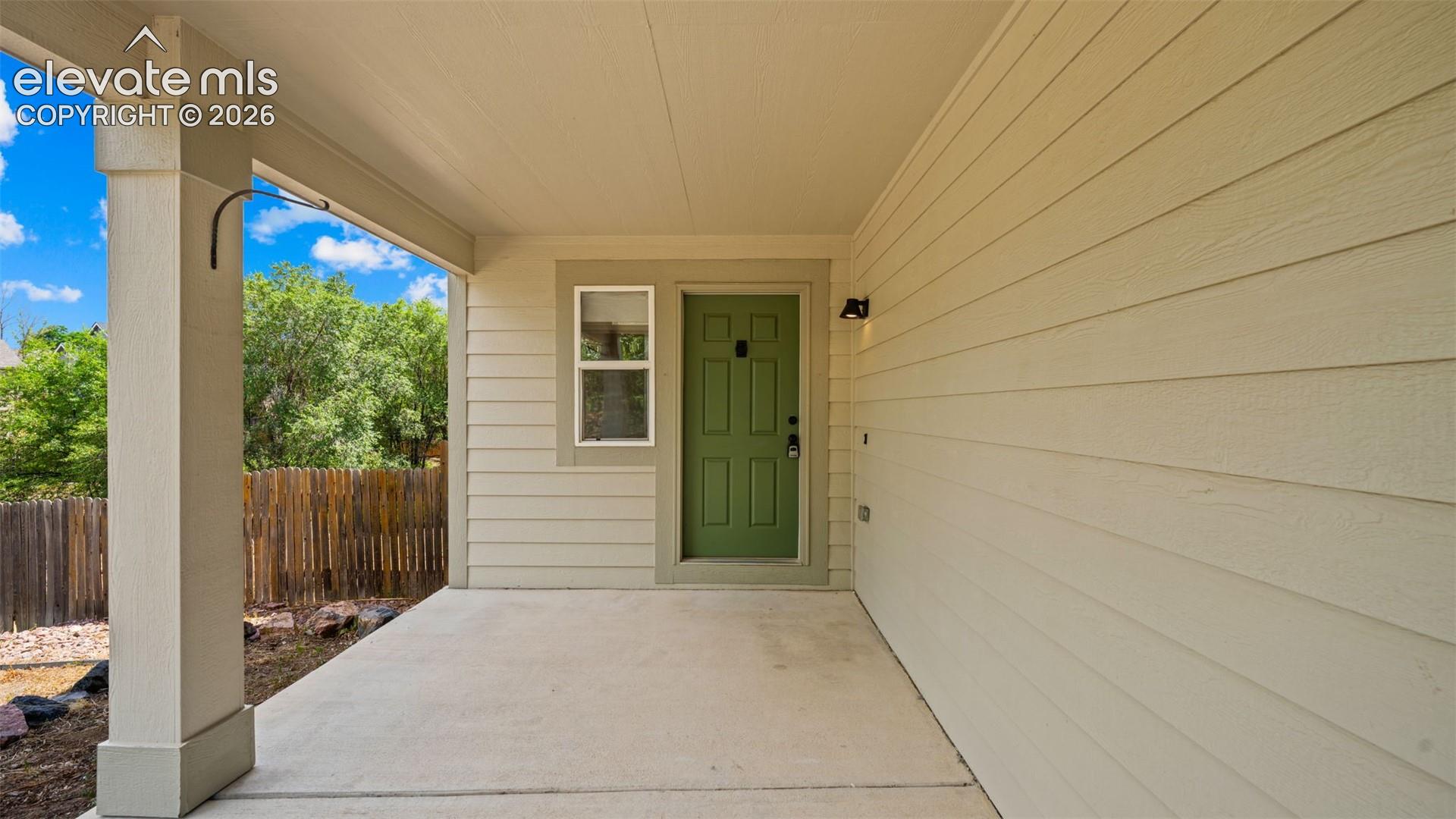 Listing photo 4 for 5216 Arroyo Street