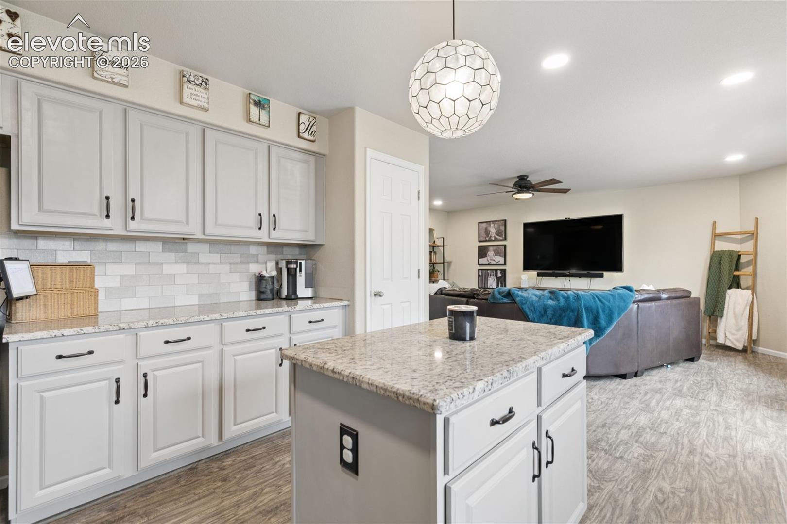 Listing photo 12 for 6914 Sierra Meadows Drive