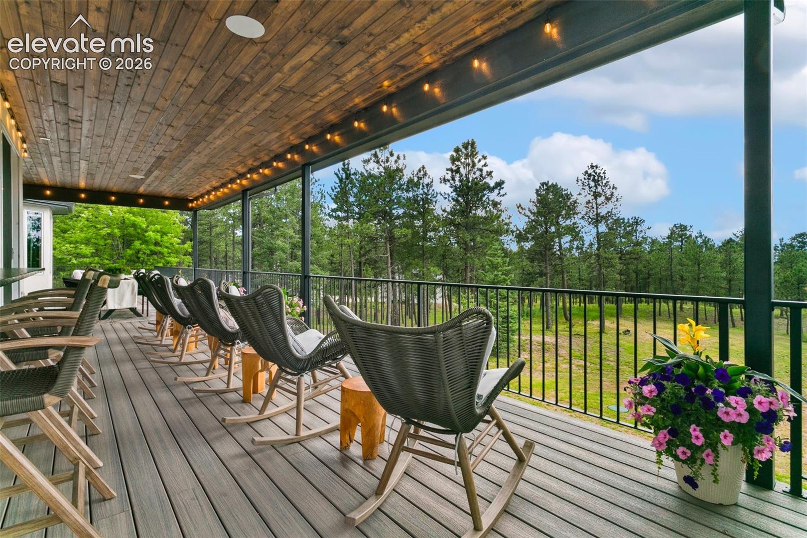 Listing photo 16 for 17270 Colonial Park Drive