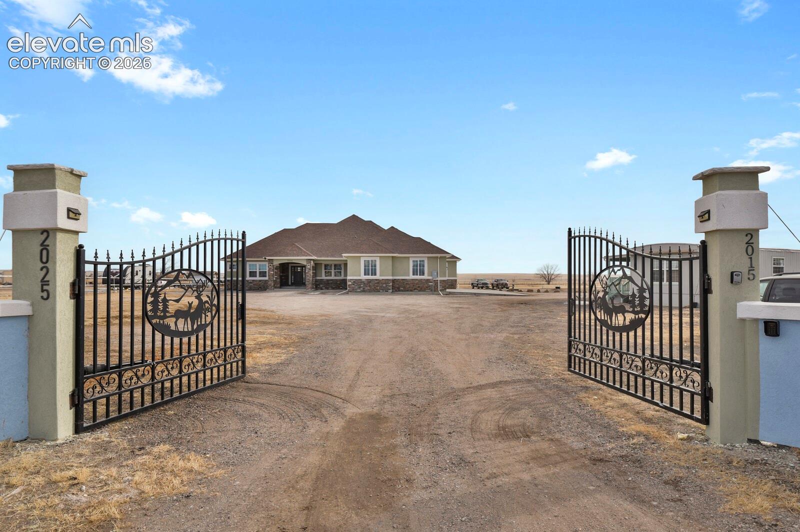 Listing photo 5 for 2015 N Ellicott Highway