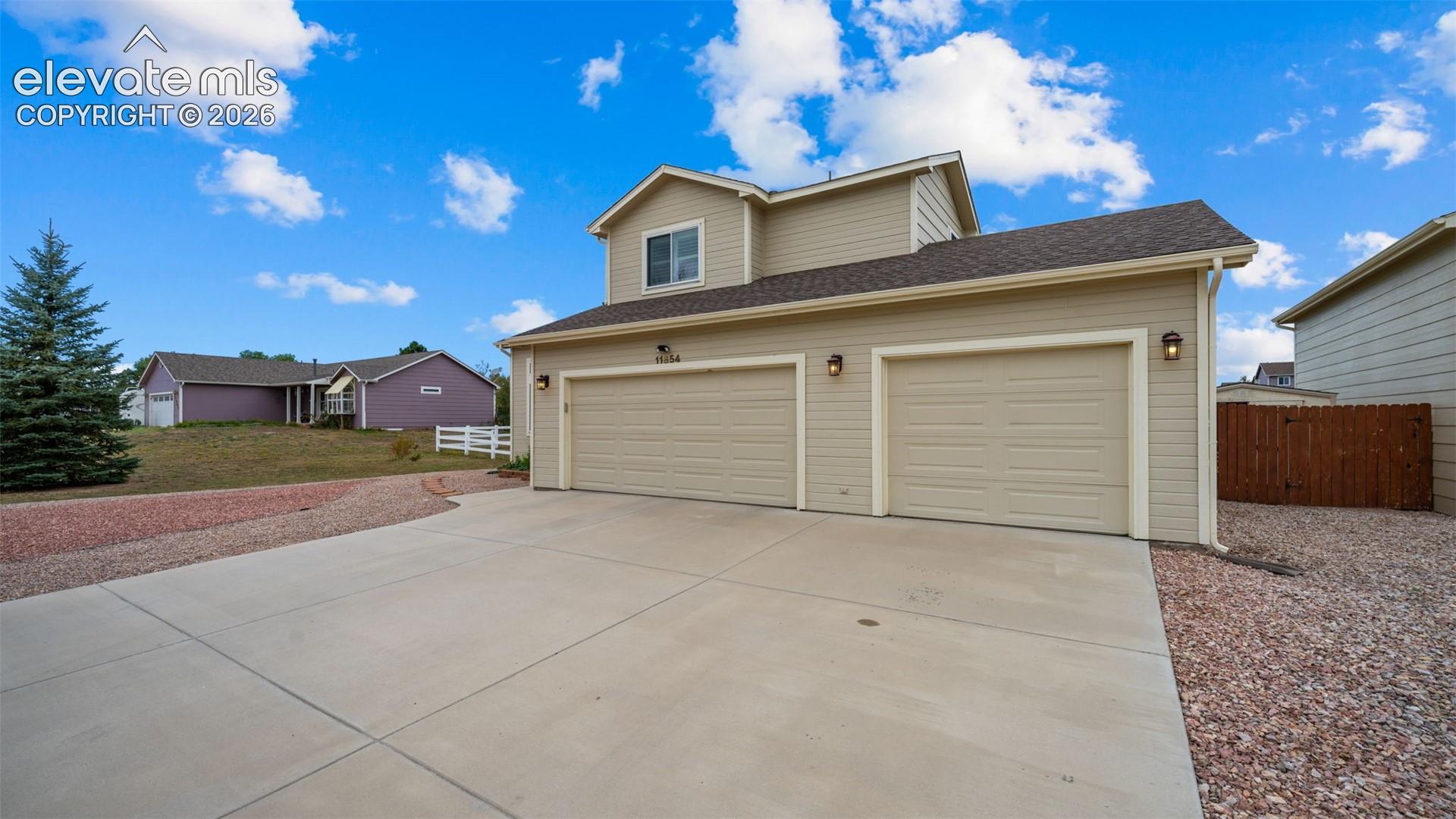 Listing photo 3 for 11854 Turney Road