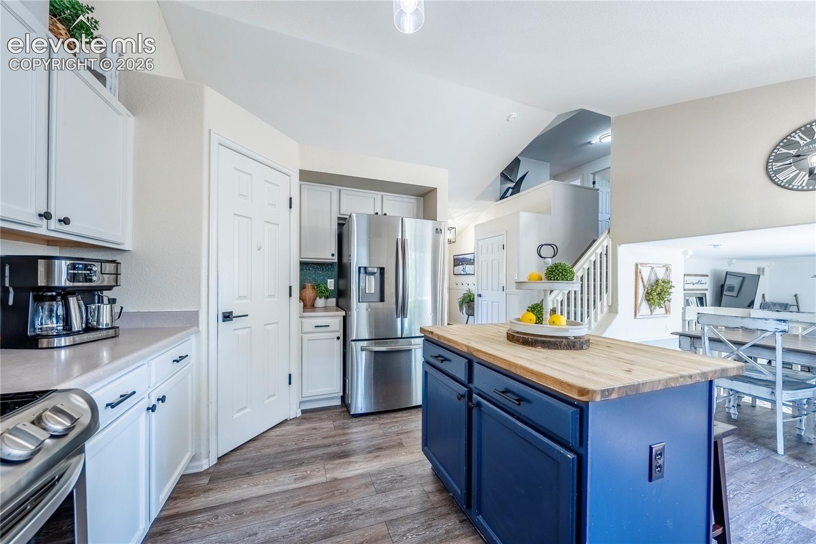 Listing photo 13 for 5664 Mesa Mountain Way