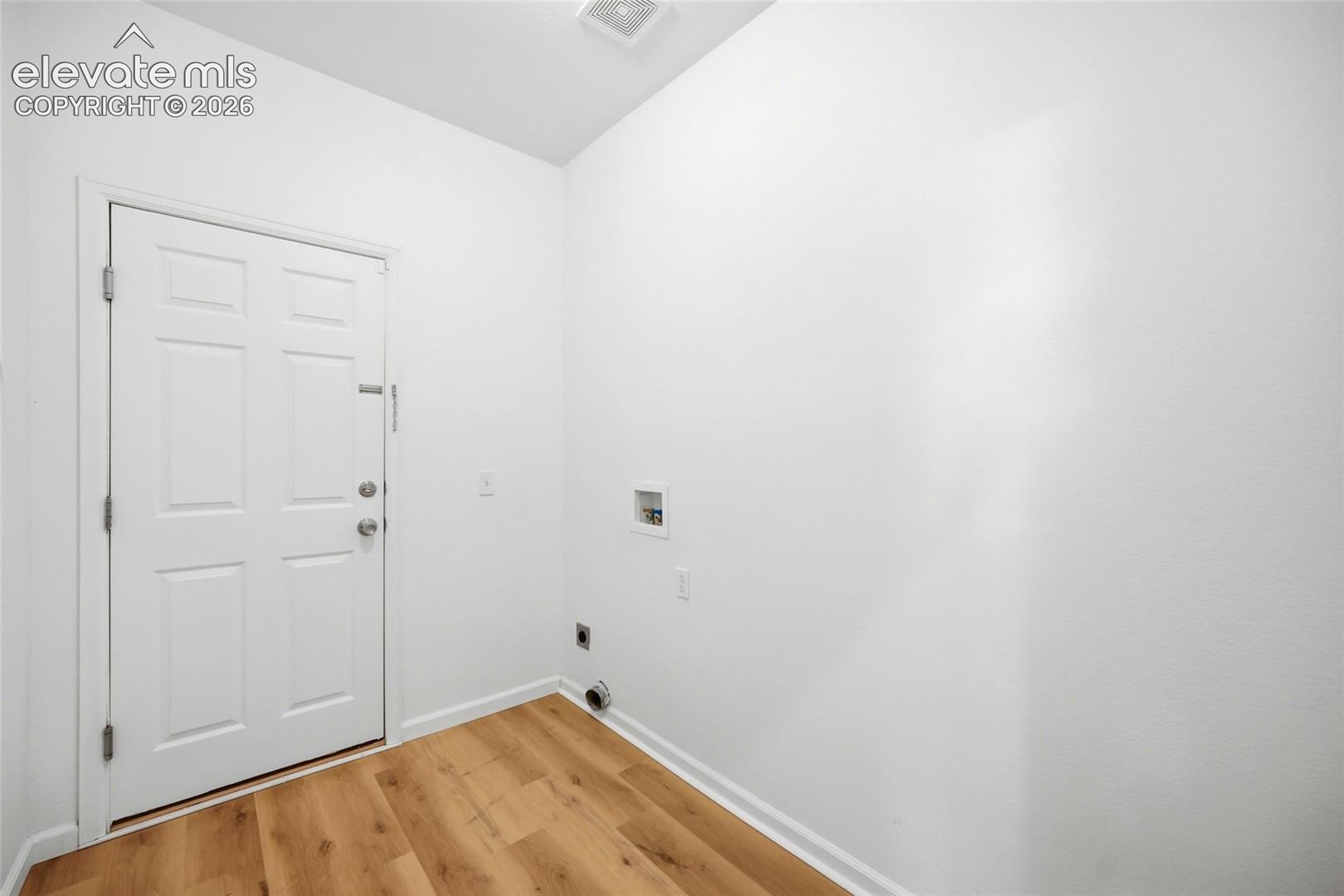 Listing photo 31 for 12354 Pine Valley Circle