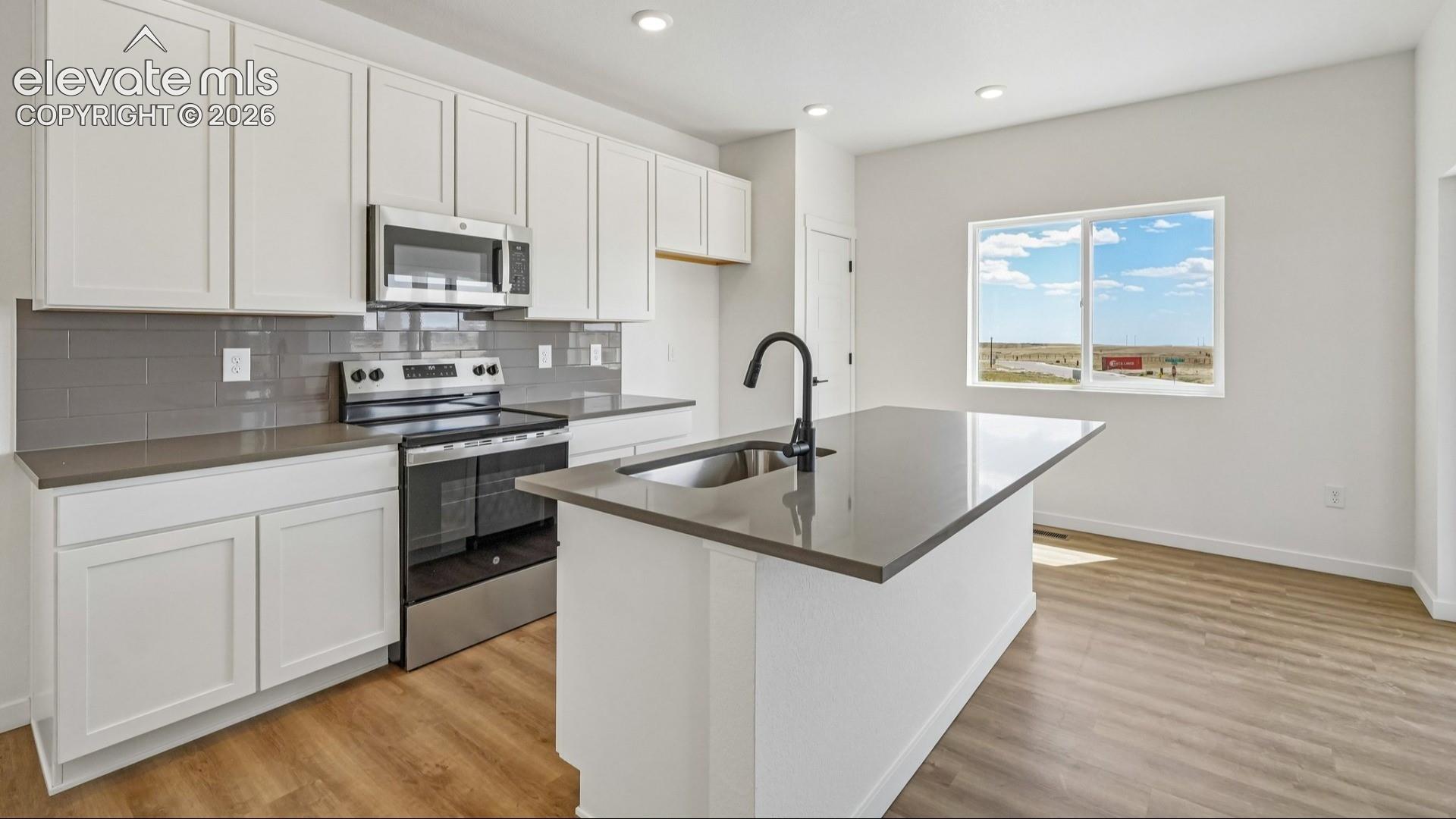 Listing photo 3 for 13518 Estes Ridge Drive
