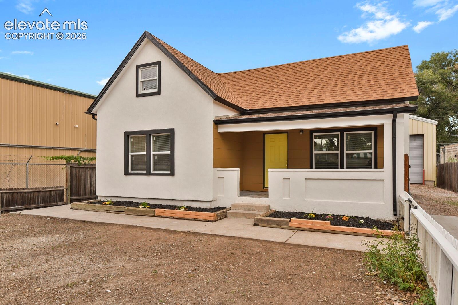 Listing photo 10 for 2614 Gunnison Street