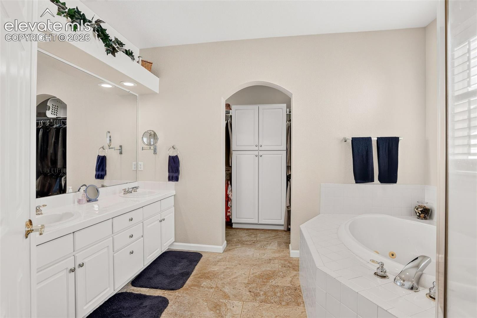Listing photo 21 for 20737 E Fair Lane