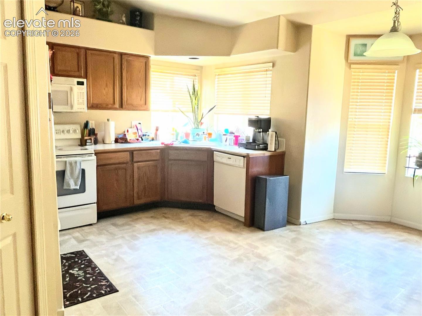 Listing photo 4 for 9845 Everglades Drive