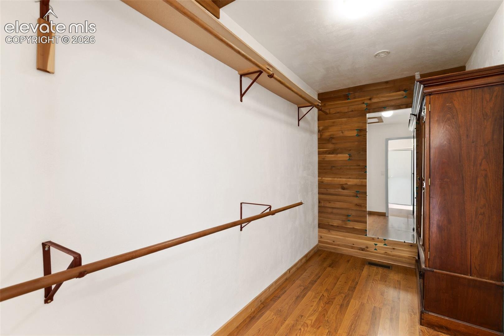 Listing photo 23 for 192 Columbine Road